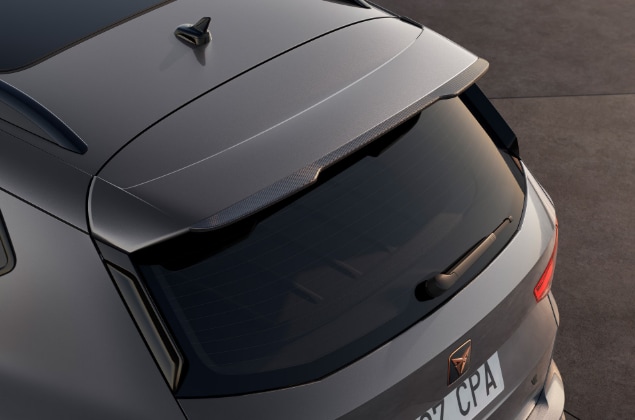 Zbliżenie na tył samochodu CUPRA Ateca.