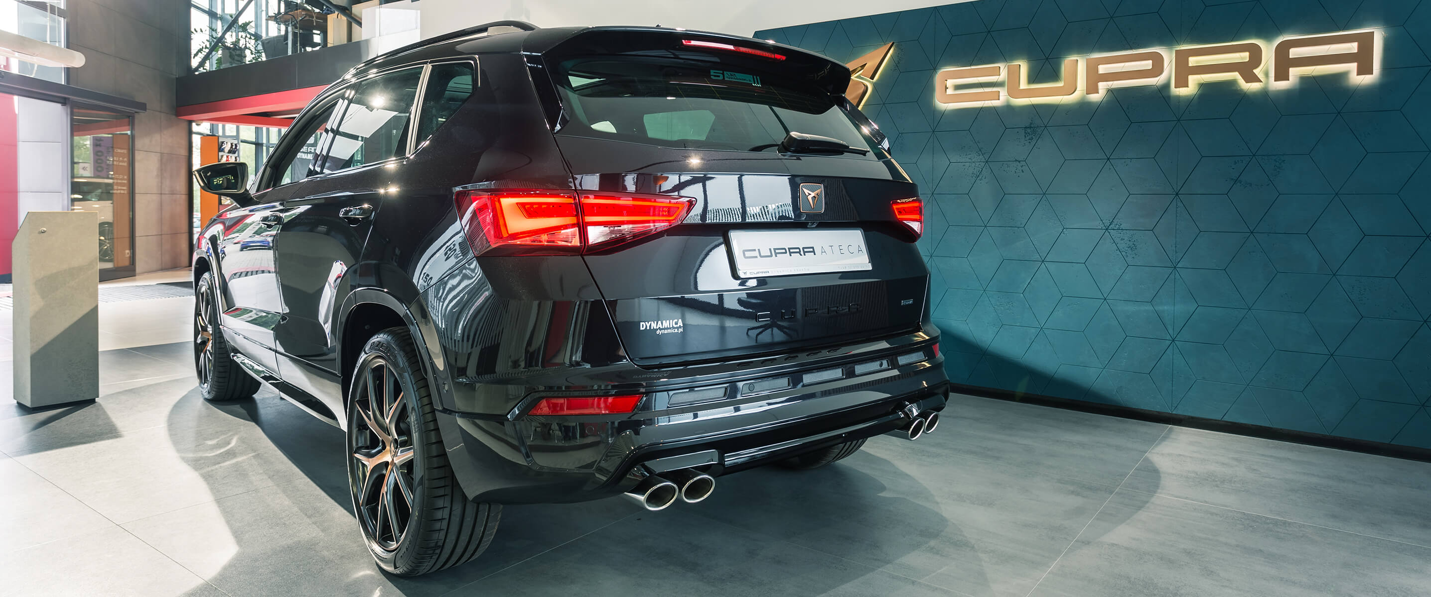  Jedyny w swojej klasie czarny SUV Cupra Ateca w salonie CUPRA DYNAMICA Kraków