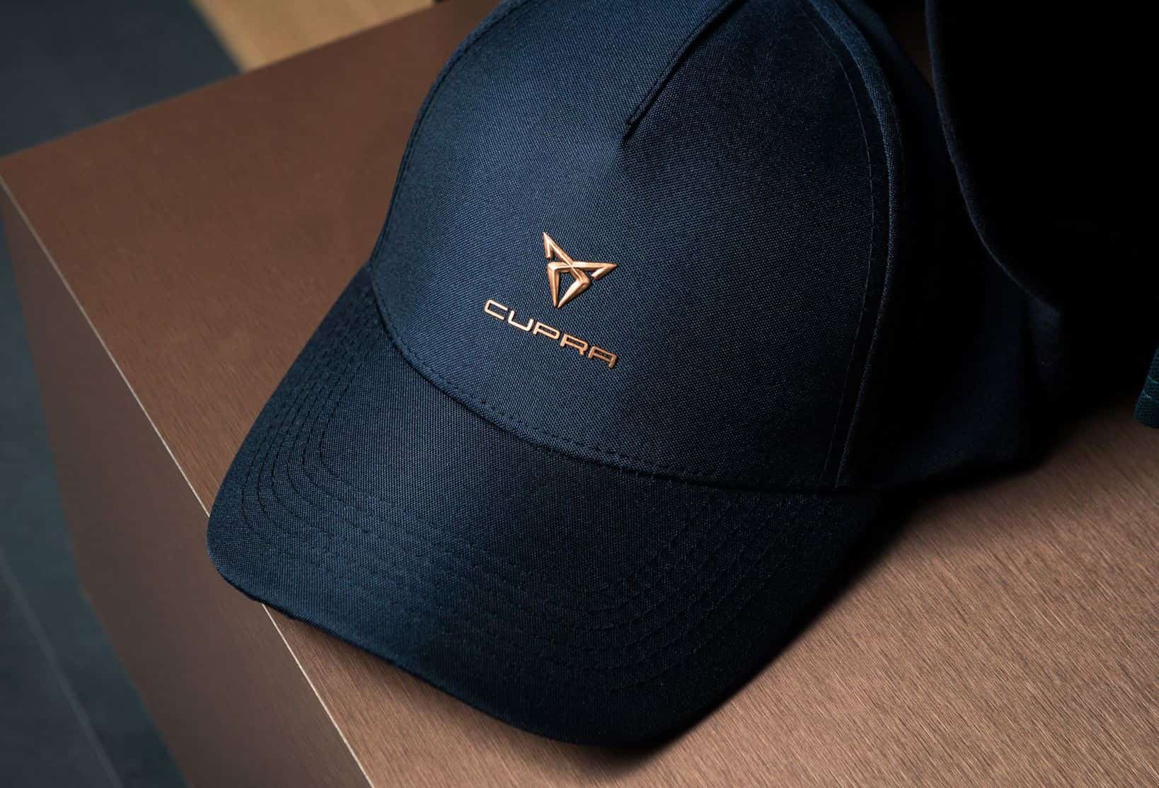  CUPRA Master. Granatowa czapka z logo CUPRA. 