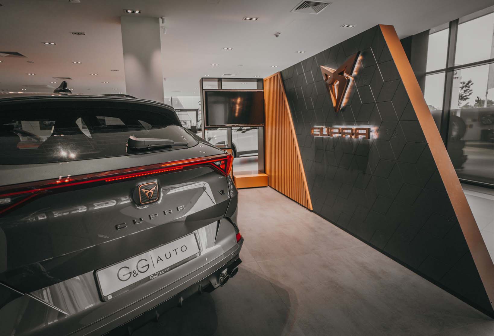 Salon CUPRA w Rzeszowie wraz z najnowszymi modelami sportowych samochodów CUPRA