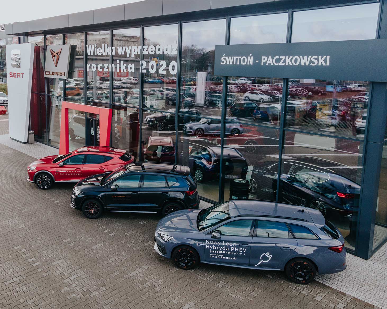 Salon CUPRA Świtoń-Paczkowski wraz z najnowszymi modelami sportowych samochodów CUPRA Ateca oraz Leon
