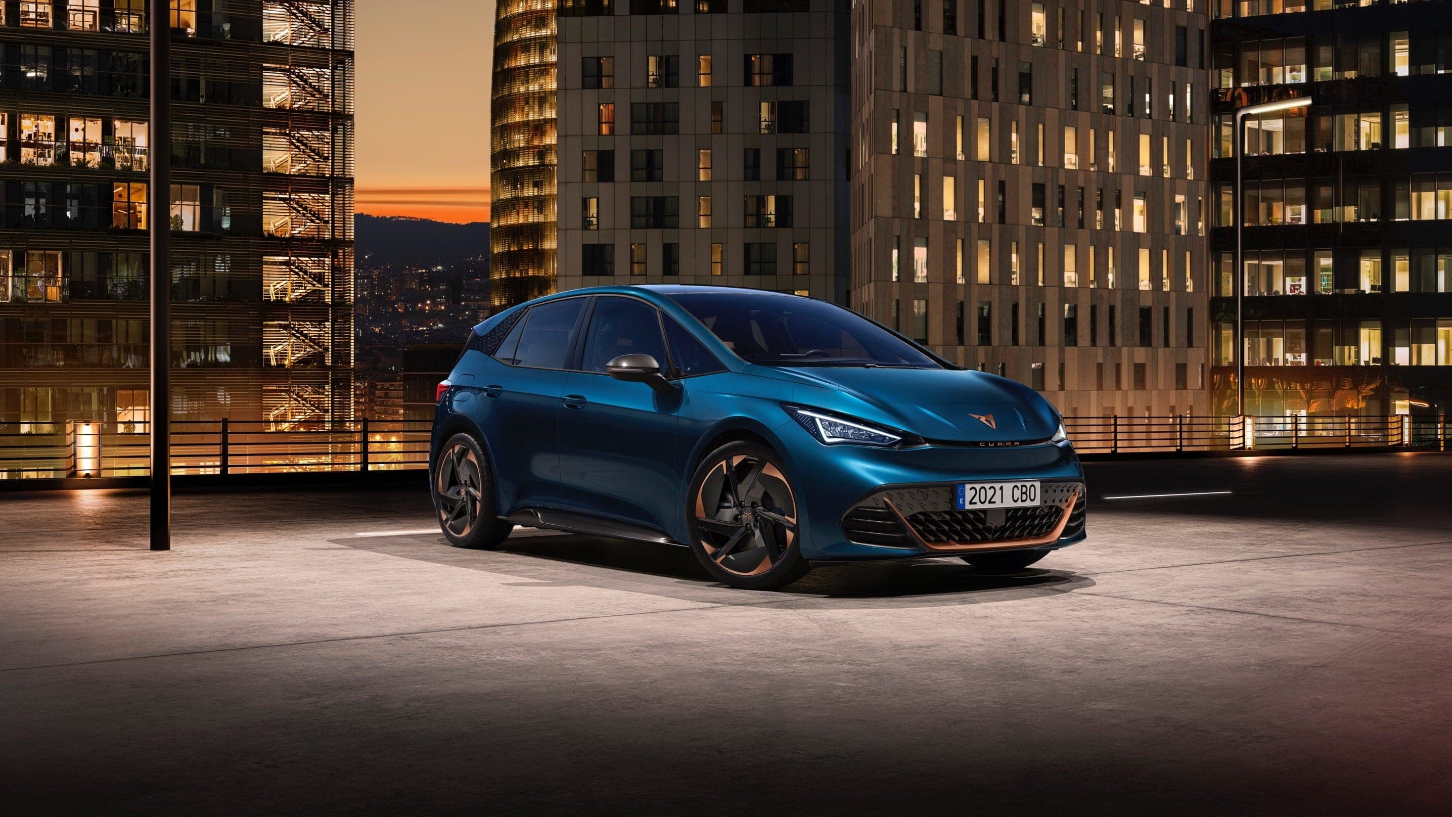 the-new-cupra-born-aurora-blue-colour-wi