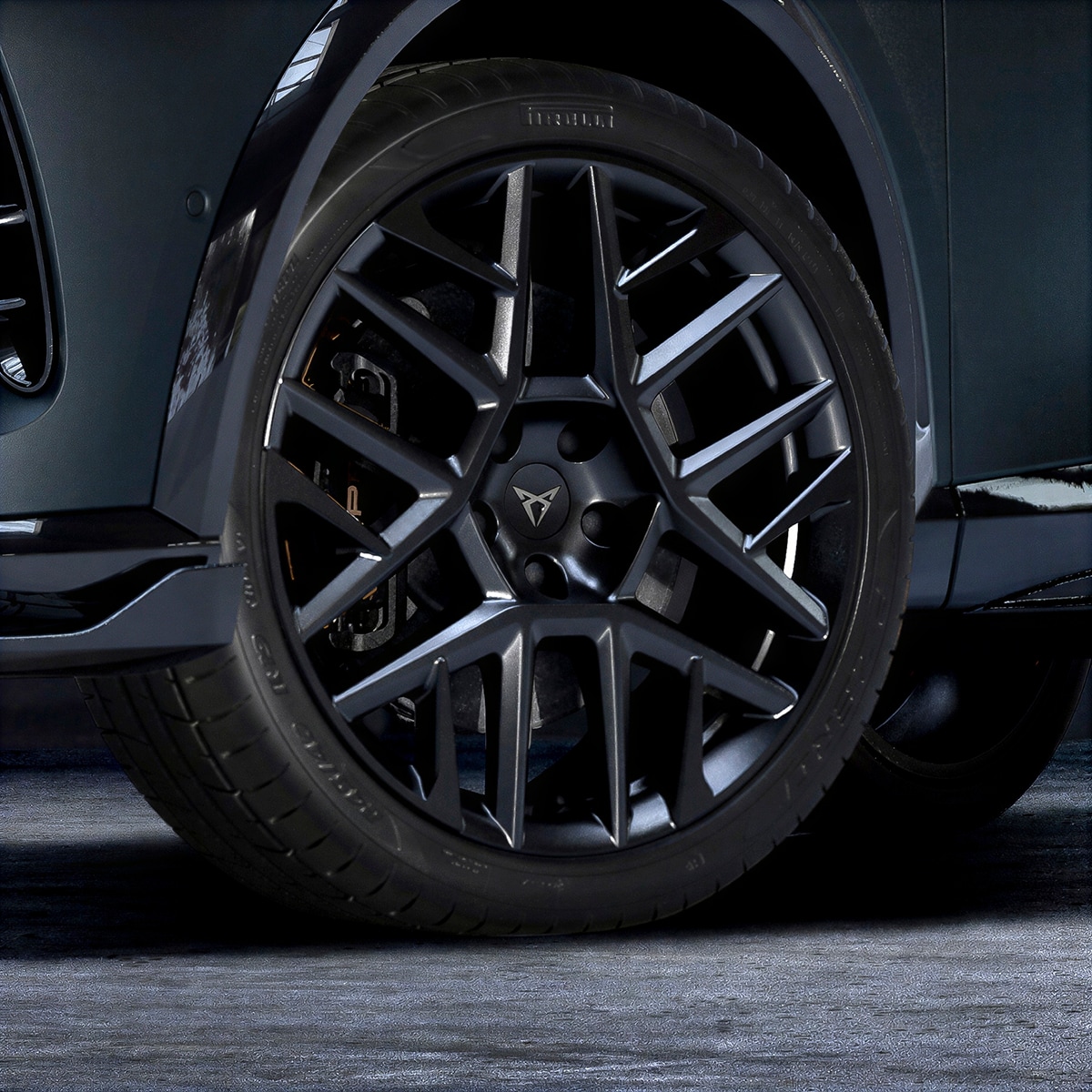 Low-angle side profile of the CUPRA Formentor, showcasing the Custom pack's aerodynamic aesthetic.