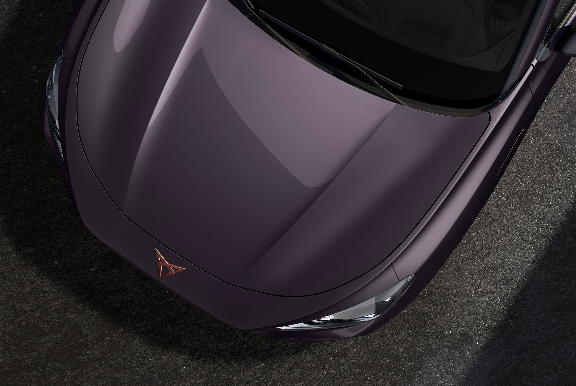 Ujęcie z góry przedniej części modelu CUPRA Terramar w specjalnym wykończeniu DARK VOID.